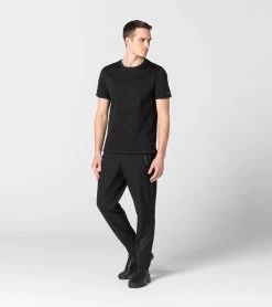 Porsche Design Essential T-Shirt Color Jet Black -Porsche Design Store 4046901739348 05 ga pd sall ain v1