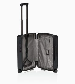 Porsche Design Roadster Hardcase 4W Trolley S Color Black Matt -Porsche Design Store 4056487000176 03 ga pd sall ain v1