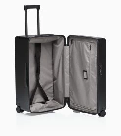 Porsche Design Roadster Hardcase 4W Trunk M Color Black Matt 6 Porsche Design Roadster Hardcase 4W Trunk M Color Black Matt -Porsche Design Store 4056487000473 03 ga pd sall ain v1