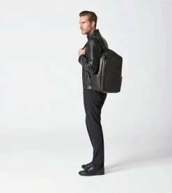 Porsche Design Roadster Leather Backpack M Color Black -Porsche Design Store 4056487000633 08 ga pd sall ain v1