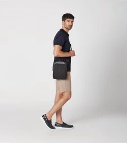 Porsche Design Roadster Nylon Shoulderbag S Color Black 11 Porsche Design Roadster Nylon Shoulderbag S Color Black -Porsche Design Store 4056487001678 06 ga pd sall ain v1