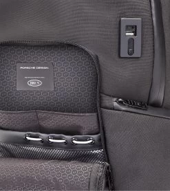 Porsche Design Urban Eco Backpack M2 Color Black 12 Porsche Design Urban Eco Backpack M2 Color Black -Porsche Design Store 4056487017457 04 ga pd sall ain v1