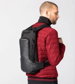 Porsche Design Urban Eco Cycling Backpack Color Black -Porsche Design Store 4056487017532 07 ga pd sall ain v1