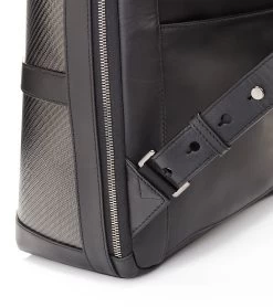 Porsche Design Carbon Backpack Color Black -Porsche Design Store 4056487017693 06 ga pd sall ain v1