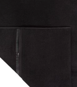 Porsche Design Gym Towel Color Black -Porsche Design Store 4056487026145 03 ga pd sall ain v1