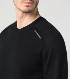Porsche Design PD Evoknit V-Neck Color Jet Black -Porsche Design Store 4056487032016 03 ga pd sall ain v1