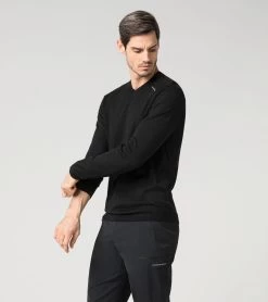 Porsche Design PD Evoknit V-Neck Color Jet Black -Porsche Design Store 4056487032016 06 ga pd sall ain v1