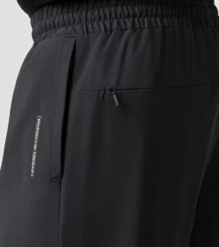 Porsche Design Woven Tech Pants Color Jet Black -Porsche Design Store 4056487033457 03 ga pd sall ain v1