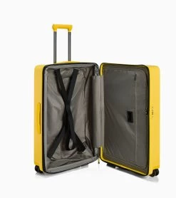Porsche Design Roadster Hardcase 4W Trolley L Color Racing Yellow -Porsche Design Store 4056487038667 03 ga pd sall ain v1
