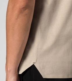 Porsche Design Essential T-Shirt Color Putty Beige -Porsche Design Store 4056487041247 004 ga pd sall ain v1