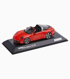 Porsche Design Porsche 911 Targa 4S (992) – Ltd. Color Orange, Schwarz